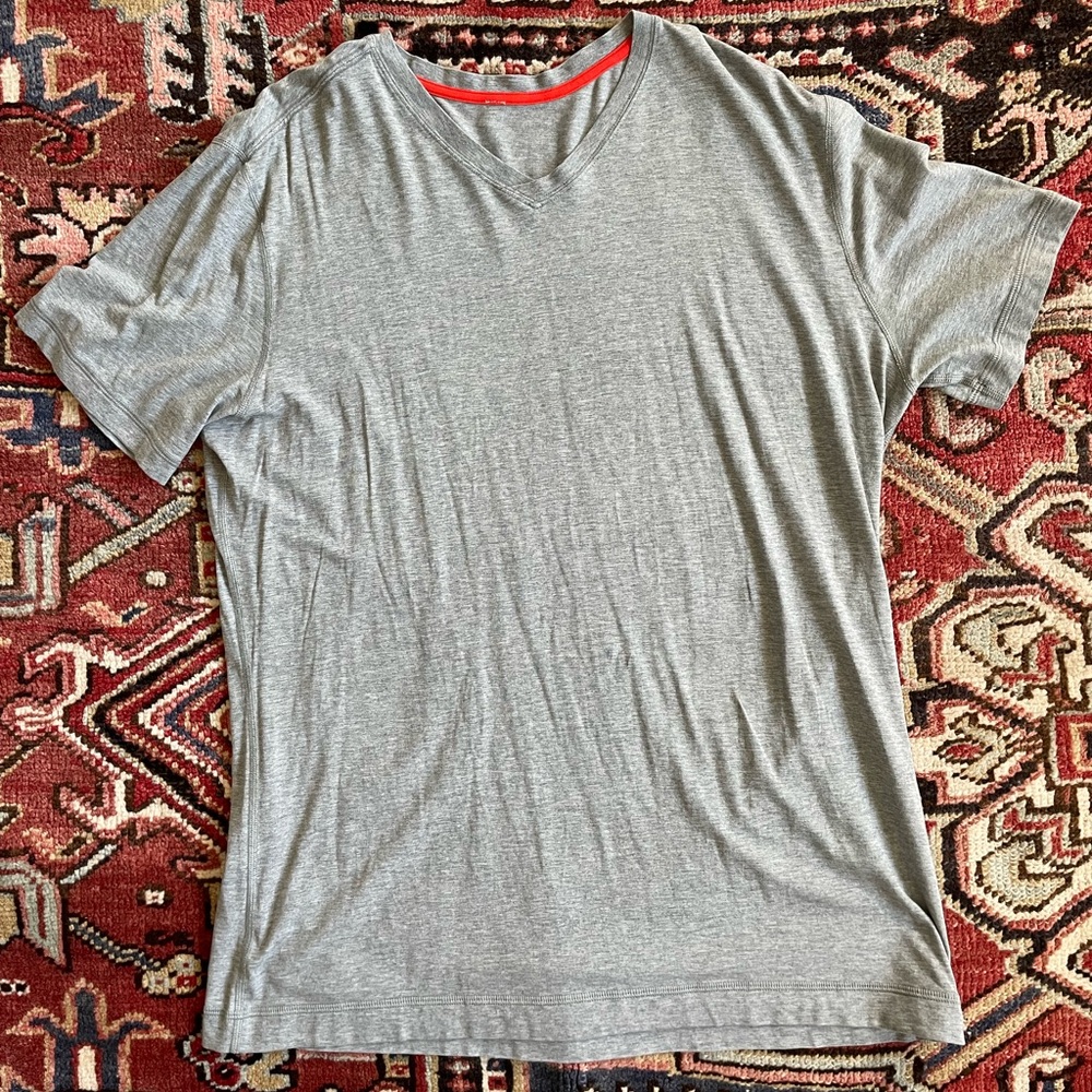 Lululemon Men’s Gray Short Sleeve Tee